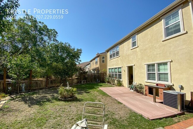 Building Photo - Simply Amazing Alder Creek home in Hiddenb...