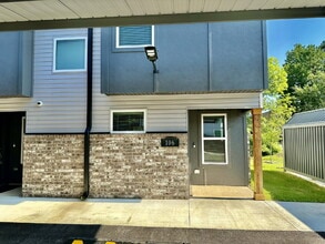 Building Photo - 911 N Rupple Rd
