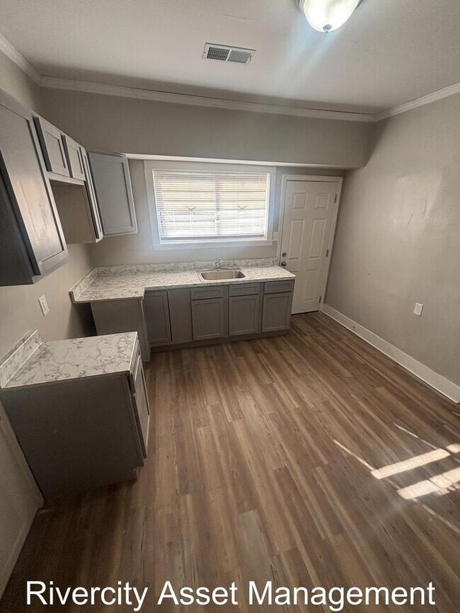 Building Photo - Cute Duplex For Rent!!!! Section 8 Welcomed !!!!