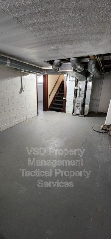 Building Photo - 5120 Clement Ave