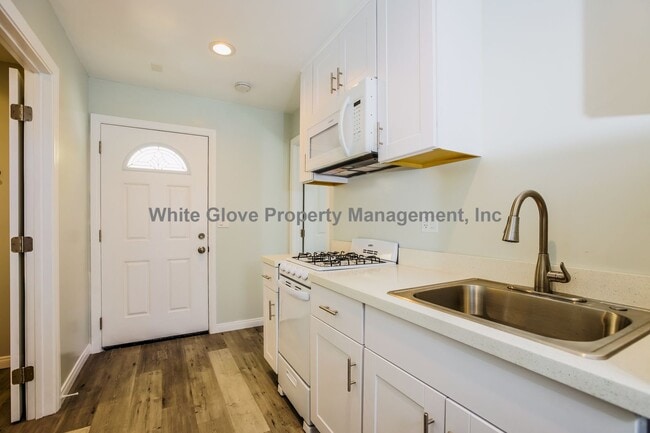 Building Photo - New Build 1 Bedroom Fullerton Back House