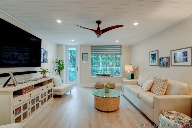 Building Photo - 3450 S Ocean Blvd