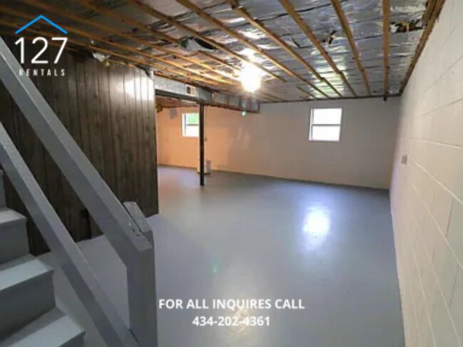 Building Photo - Beautifully Renovated 3 Bedroom Home in Pr...