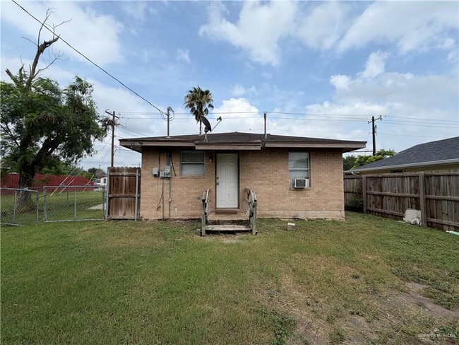 Building Photo - 25 S Raul Longoria Rd