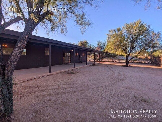 Building Photo - 8601 E Stearn Lake Dr