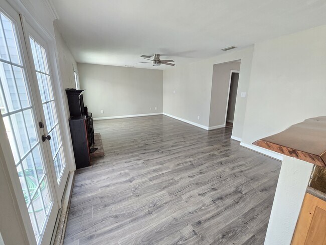 Building Photo - 4044 Starwood Arch