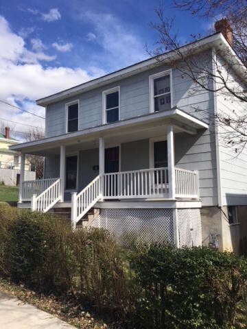 Building Photo - 3 BR 2 Bath House