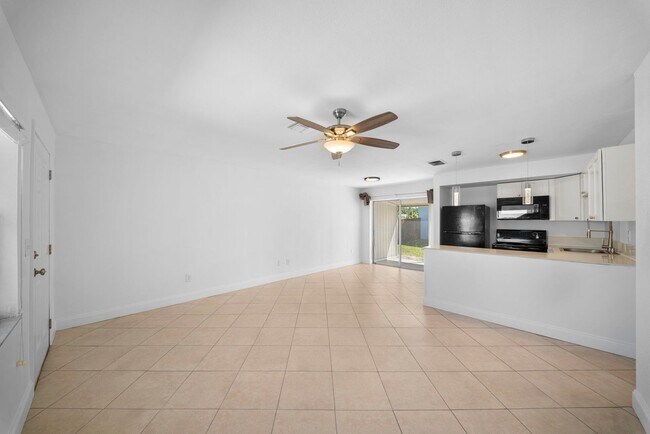 Building Photo - 13401-13407 Pine Needle Ln