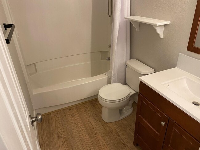 Building Photo - 486 Balsa Dr
