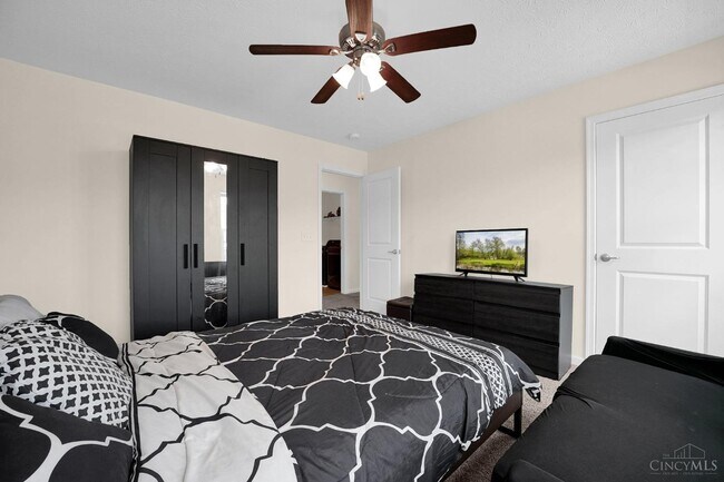 Building Photo - 6468 Holly Ln