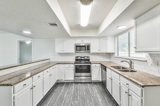 Building Photo - 5222 Creek Shadows Dr