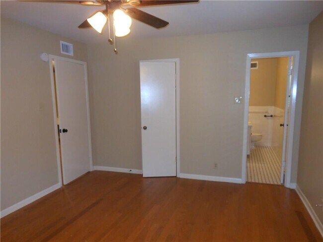 Building Photo - 2516 Enfield Rd