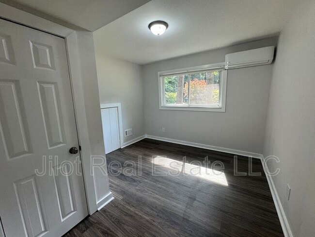 Building Photo - 3240 Pyrite Cir SW