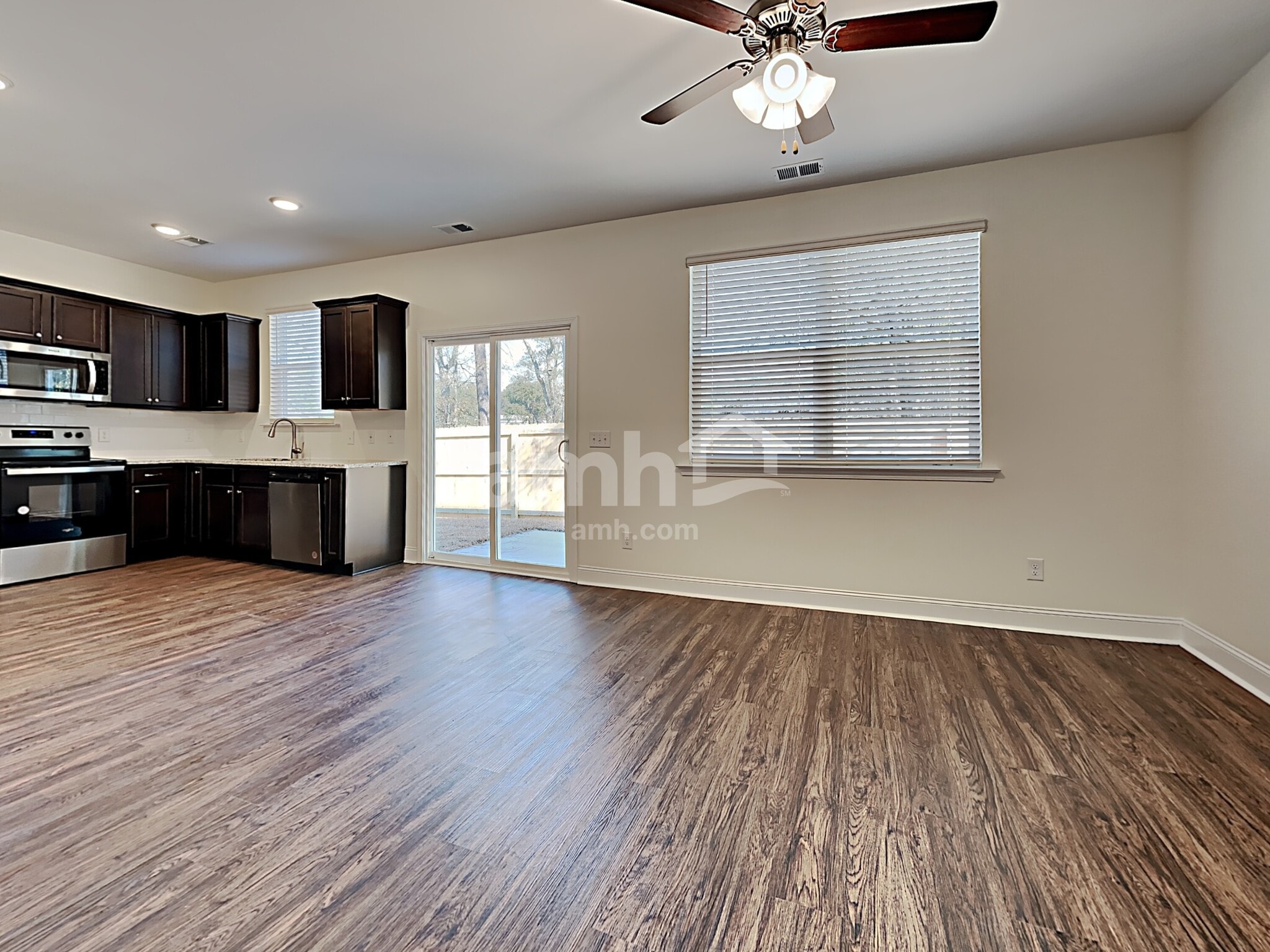 Building Photo - 1825 Produce Ln