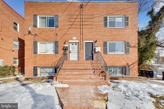 Building Photo - 508 Brandywine St SE