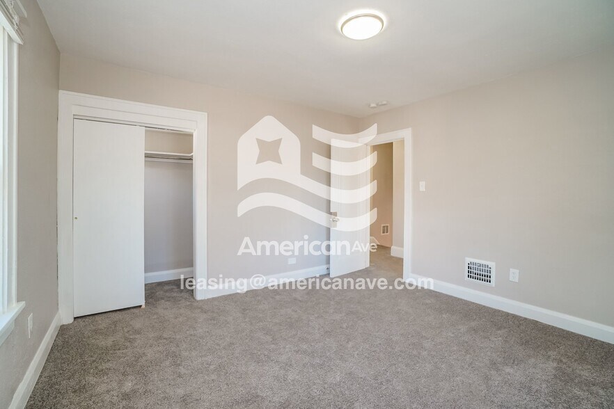 Building Photo - 737 Hampton Ave