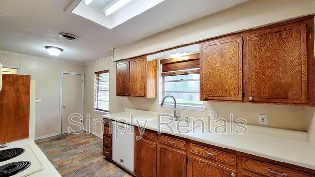 Building Photo - 2614 Tanglewood Dr