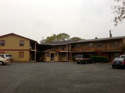 Primary Photo - Villa Lynda Apartments