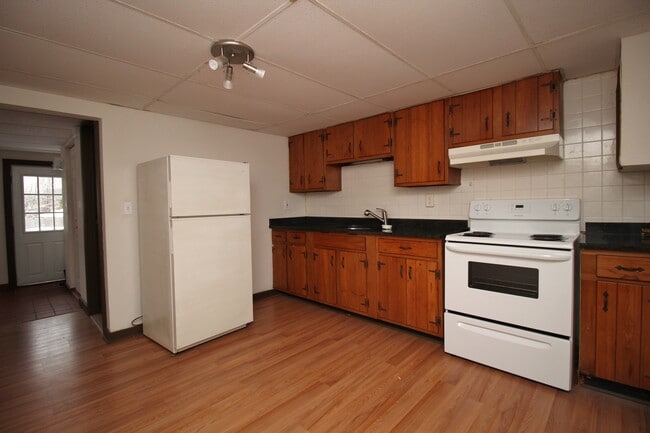 Building Photo - 131 Snyders Lake Rd