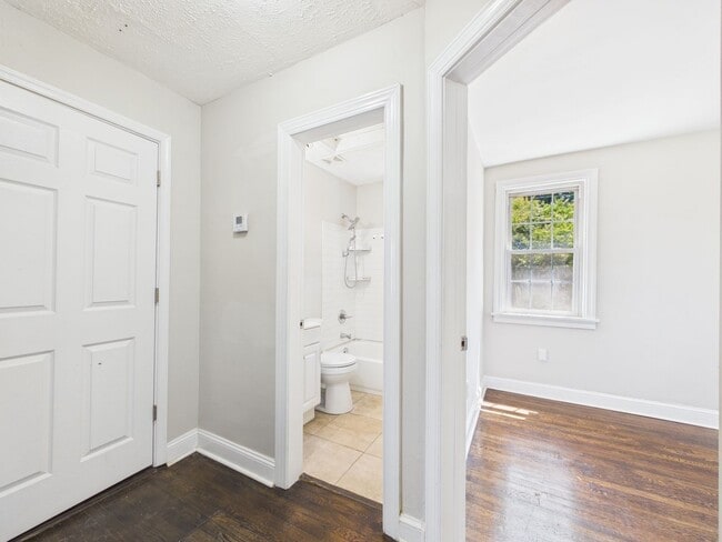 Building Photo - 4605 Eastover Ave