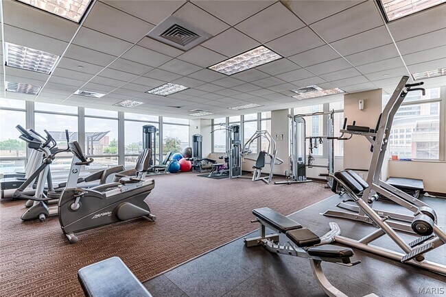 Building Photo - 4909 Laclede Ave