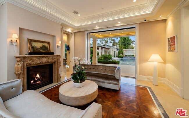 Building Photo - 718 N Rodeo Dr