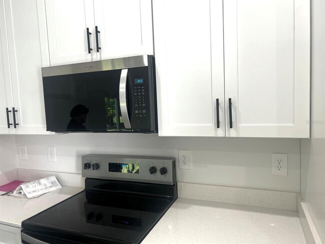 Building Photo - 1683 SW 3rd St