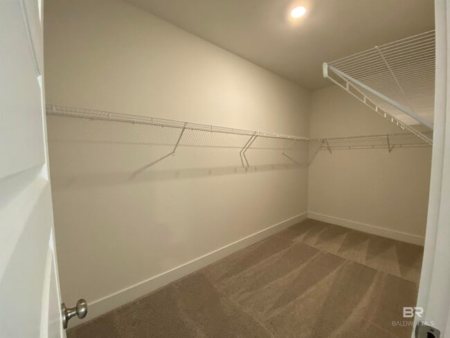 Building Photo - 510 Hardwood Ave