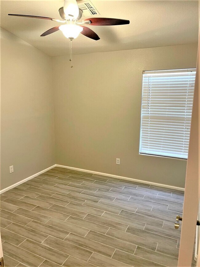 Building Photo - 12450 W San Juan Ave