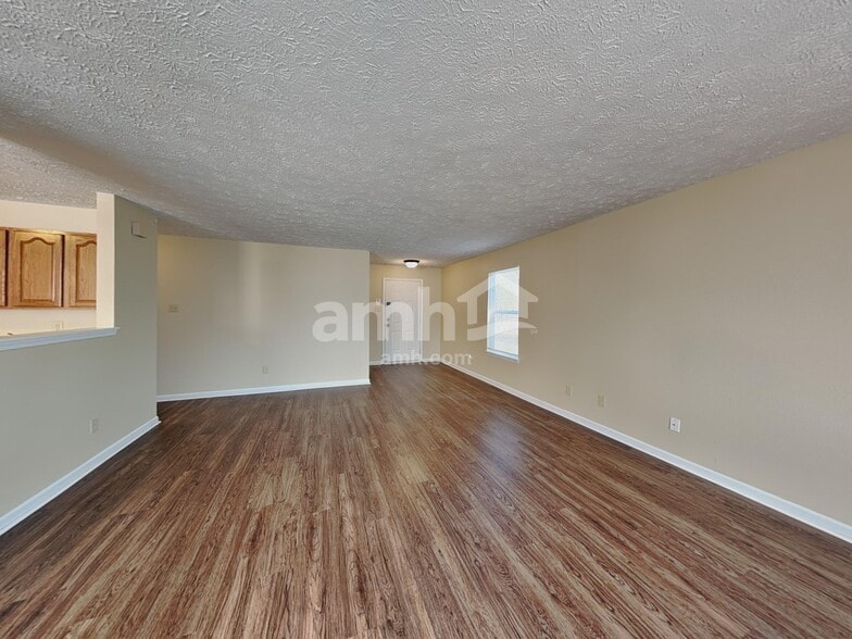 Building Photo - 2092 Meadowlark Ln