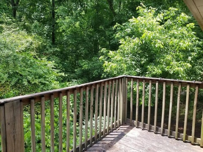 Building Photo - 1170 Kings Mill Run N