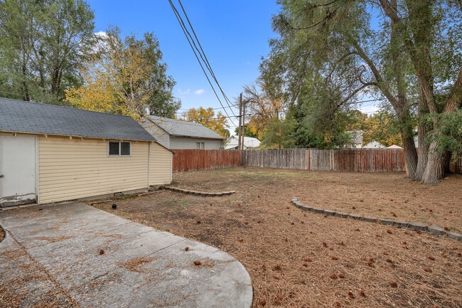 Building Photo - 560 H St