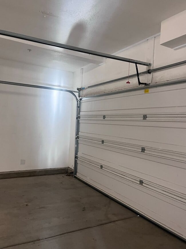 Building Photo - Riverbank!