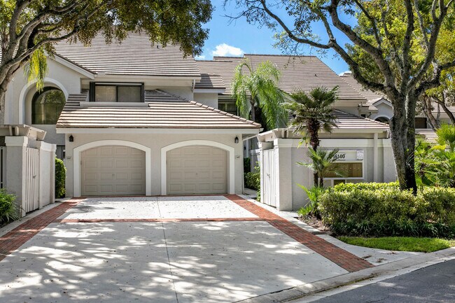 Building Photo - 16100 W Bay Dr