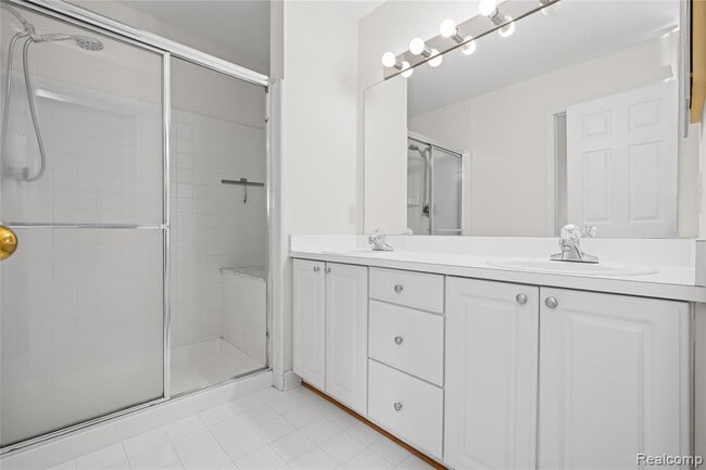 Building Photo - 47258 Scarlet Dr N