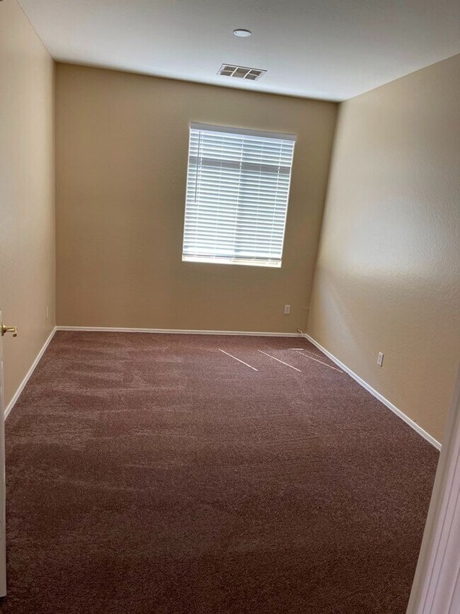 Building Photo - 6913 W Shumway Farm Rd