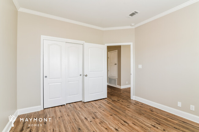 Building Photo - Stylish 3-Bedroom Home
