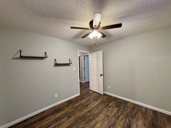 Building Photo - 310 Paoli Trce