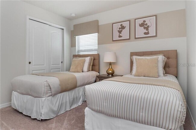 Building Photo - 8923 Zurich Ln