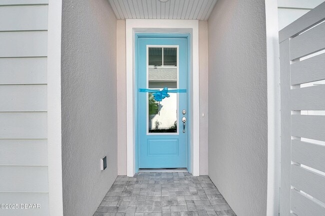 Building Photo - 215 Summertime Pl