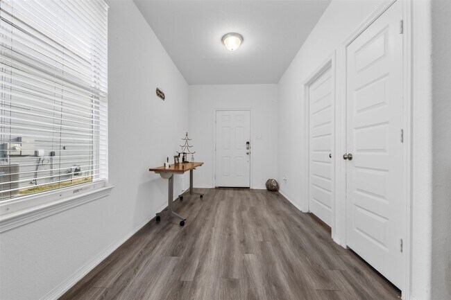 Building Photo - 21214 George Vancouver Ct