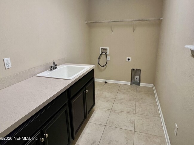 Building Photo - 16057 Bainebridge Dr