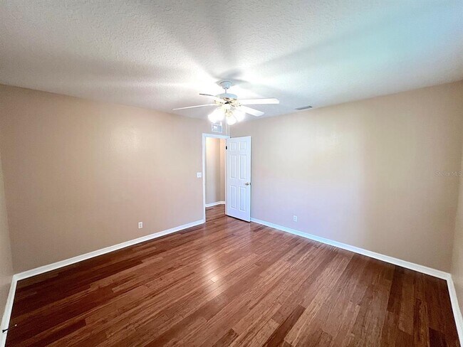 Building Photo - 70 Pheasant Dr