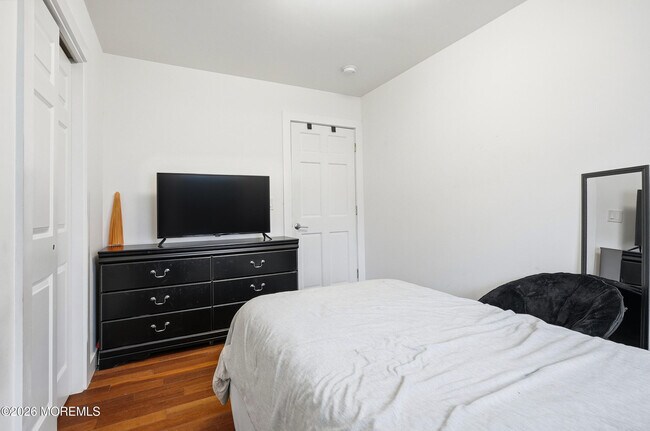 Building Photo - 505 Laurel Ave