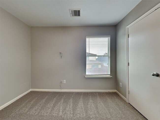 Building Photo - 21618 Rain Leaf Ct