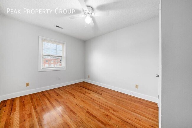 Building Photo - 1378 1/2 Indianola Avenue-