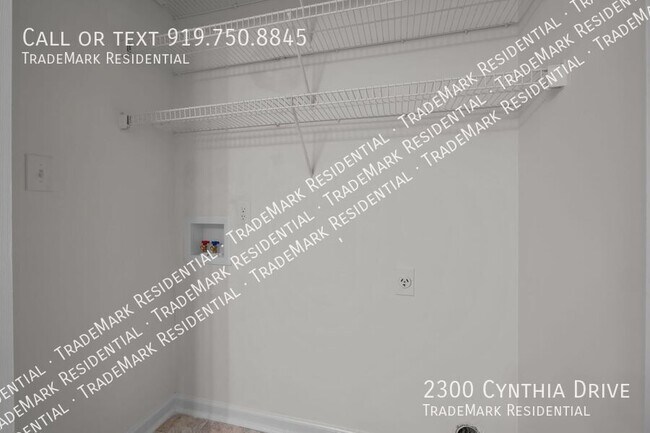 Building Photo - 2300 Cynthia Dr