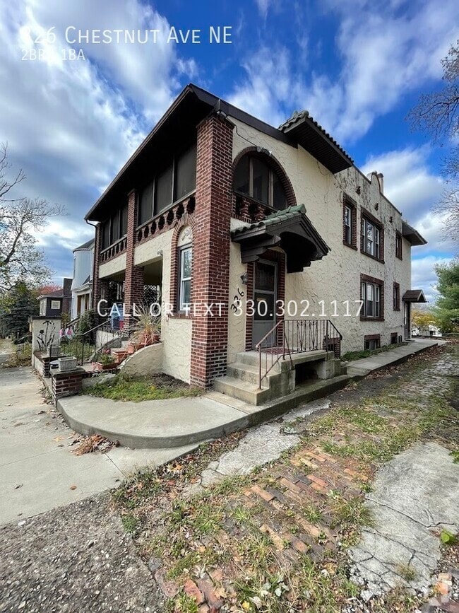 Building Photo - Two bedroom one bathroom second level apar...