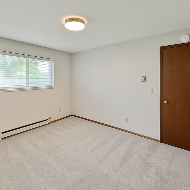 Building Photo - 2Bd/1Ba Seattle Triplex