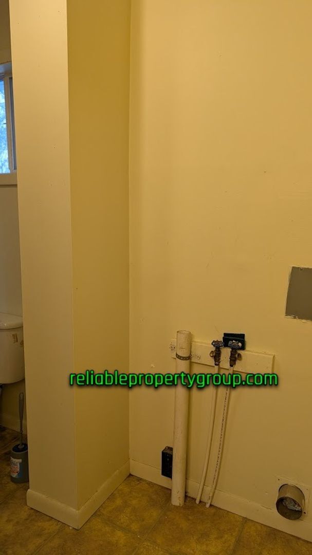 Building Photo - 534 E Bradford St